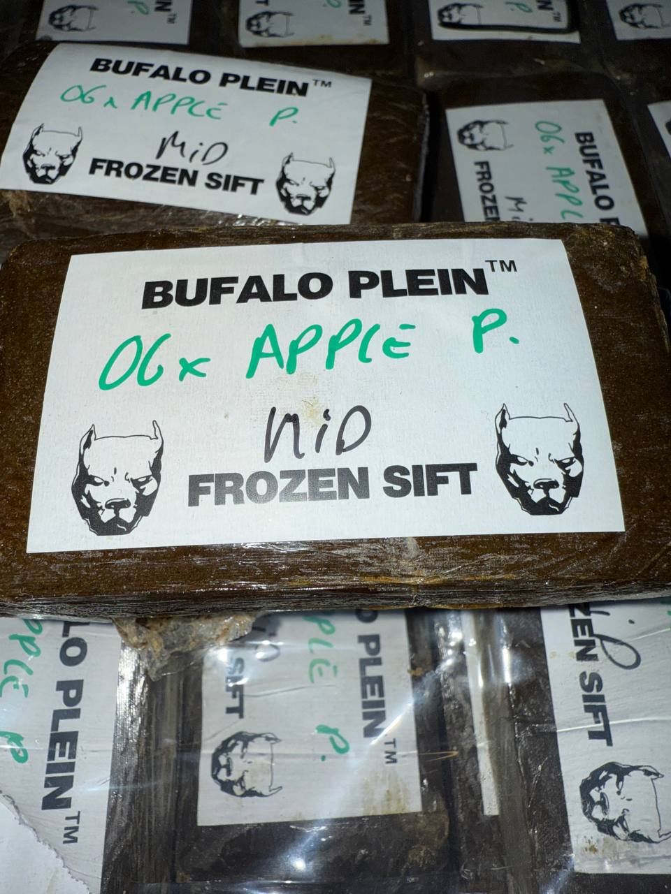 𝑭𝑹𝑶𝒁𝑬𝑵 𝑴𝑰𝑫 𝑶𝑮 𝑿 𝑨𝑷𝑷𝑳𝑬 𝑷𝑰𝑬 𝑩𝑼𝑭𝑨𝑳𝑶 𝑷.