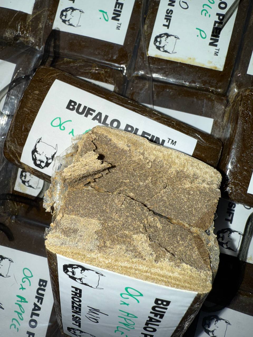 𝑭𝑹𝑶𝒁𝑬𝑵 𝑴𝑰𝑫 𝑶𝑮 𝑿 𝑨𝑷𝑷𝑳𝑬 𝑷𝑰𝑬 𝑩𝑼𝑭𝑨𝑳𝑶 𝑷.