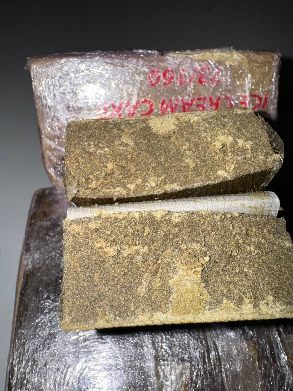 𝑲𝑰𝑵𝑫𝑬𝑹 𝑰𝑪𝑬 𝑪𝑹𝑬𝑨𝑴 𝑪𝑨𝑲𝑬 73/160𝒖 𝒇𝒐𝒓𝒎𝒂𝒕𝒐 𝒅𝒂 100𝒈𝒓